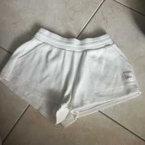 ALO Yoga White Athletic Shorts with Elastic Waistband